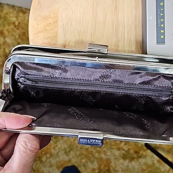 Kenneth Cole Reaction Clutch NWT Crocodile Style Brown Silvertone Hardware - Picture 6 of 12